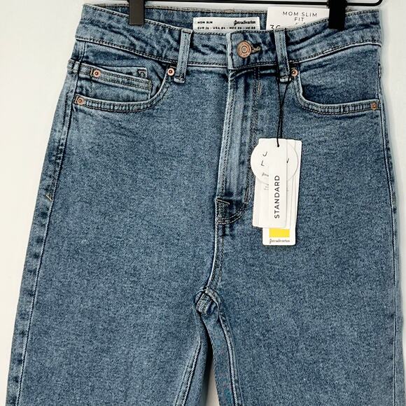 Strativarius Mom Slim Fit Denim Jeans Blue Light Wash Zip Fly Size 4 90's NWT - Picture 3 of 16